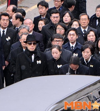 고 김영삼 전 대통령 발인 참석한 장남 김은철 [MBN포토]