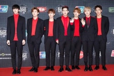 [2015 MAMA] 몬스타엑스, 블랙앤레드 ‘강렬 카리스마’