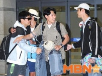 입국장에서도 느껴지는 쌍문동 우애 [MBN포토]