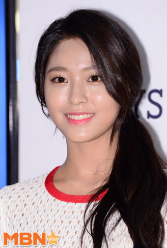설현, `봄 내음 담은 상큼 미소~` [MBN포토]