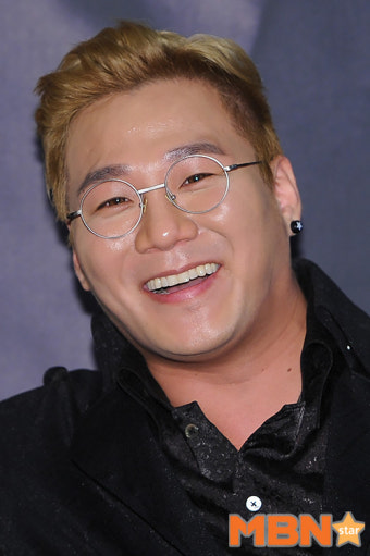 윤민수 `후 얼굴이 떠오르는 미소` [MBN포토]