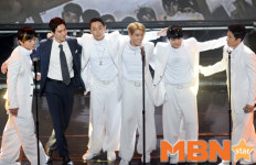 젝스키스 `고지용 등장에 16년 만에 완전체 무대` [MBN포토]