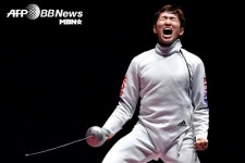 ‘막내의 반란’…펜싱 박상영, 첫 에페 金 ‘감격의 순간들’ [MBN화보]
