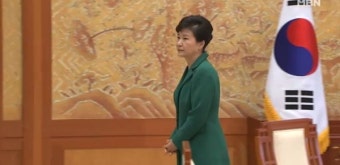 朴대통령, 22일 국무회의 불참…국민 여론 고려했나