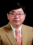 선량한 행인과…더 선량한 돈다발 주인
