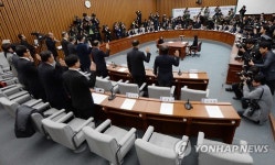 중요 증인 빠진 청문회…최순실 등 11명 동행명령장 발부