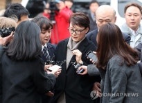 윤전추 행정관 돈 봉투 들고 고영태 찾아가…朴 대통령이 직접 지시