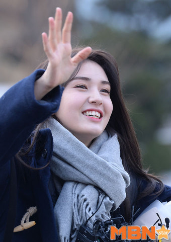 전소미 `추억이 깃든 중학시절 이젠 안녕~` [MBN포토]