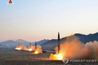 트럼프, '北 탄도 미사일 도발' 보고받아…평소 같지 않은 반응 보여