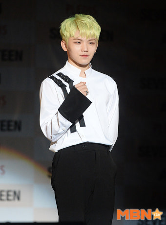 세븐틴 우지 `파격 형광 머리` [MBN포토]