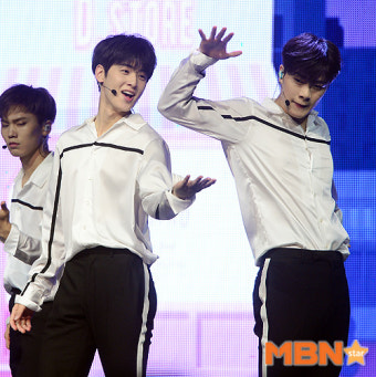 차은우-문빈 `하이파이브` [MBN포토]