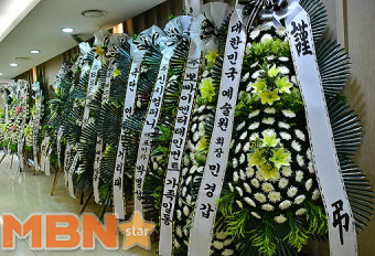 윤소정 별세, `빈소의 근조화환` [MBN포토]