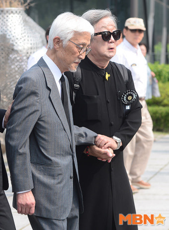 故 윤소정 영결식 향하는 남편 오현경 [MBN포토]