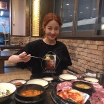 박보람, 음식 앞에서 방긋…“미녀는 고기를 좋아해”