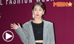 예은 `시선을 사로잡는 섹시한 의상` (2018 헤라서울패션위크) [동영상]