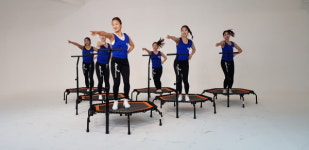 트램펄린 위에서 신나게 놀았는데 1200kcal 소모, ‘에어로 점핑’ 인기 몰이