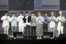 스트레이 키즈, 오늘(22일) 신곡 ‘아이 엠 유’ 발매…“전곡 자작곡”