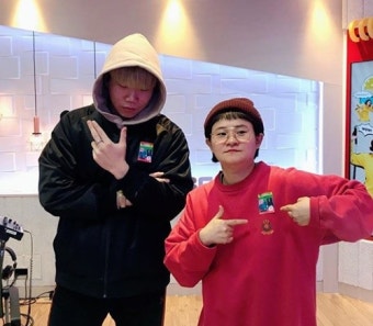 ‘정희’ 창모, DJ 김신영과 스웨그 “공중파 첫 라디오 출연” [M+SNS]