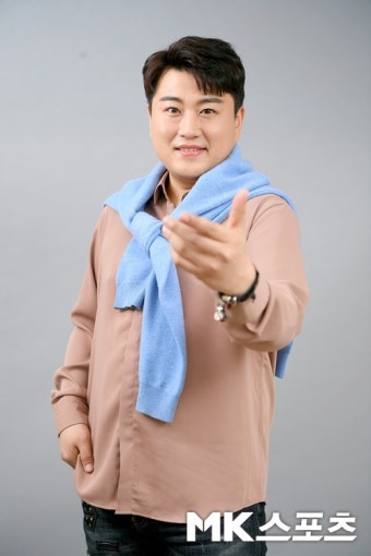 김호중 “정동원은 음악적으로 훌륭한 영재…위로도 받았죠” (인터뷰)