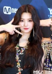 에버글로우 中 멤버 이런, 신장 목화 지지 선언글 게재 논란