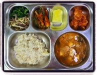 매운 급식은 명백한 인권침해…교육부 상대 인권위 진정