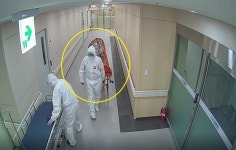 확진자 수술 안돼 손가락 절단된 할머니, 민간병원 기지로 봉합 성공