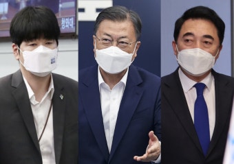 청와대, '文 불통 정부' 비판에 분노…탁현민 "청와대 안 쓸 거면 우리가..."