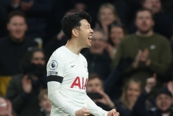 '시즌 첫 멀티골' 손흥민, 토트넘 3-1 승리 견인…리그 5위 도약
