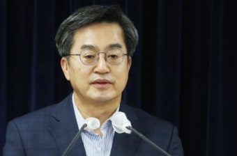 민주당 경기지사 후보에 김동연…50.67% 과반 얻어 결선 없이 확정