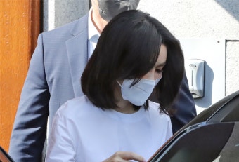 김건희 여사, 故 김영삼 전 대통령 배우자 손명순 여사 예방