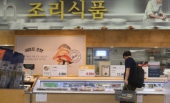 순두부 왜 안 줘 음식 늦게 나왔다고 뚝배기 엎은 60대 남성