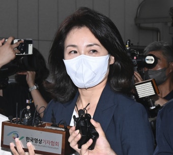 검찰, '법카 유용 의혹' 김혜경에 소환 통보