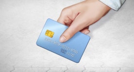 PC방서 훔친 카드로 명품 구매…10대 2명 검거