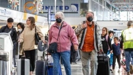 연휴 앞두고 혼잡한 美 오헤어공항서 폭발물 대피 소동