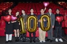 ‘영웅’ 100만 돌파…흥행 역사 쓴 뮤지컬 영화 ‘맘마미아!’와 같은 속도[M+박스오피스]