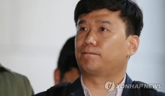 '헌정 사상 최초 탄핵' 안동완 검사 
