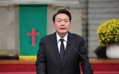 윤 대통령, 이태원 참사 1년 추도예배…안전한 대한민국 위해 더 노력