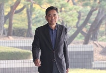 검찰, 대장동 로비 의혹 곽상도 부자와 김만배 기소…범죄수익은닉 혐의
