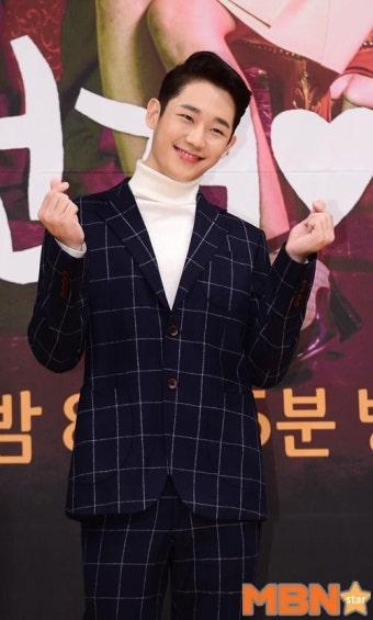 정해인, ‘갯마을 차차차’ 감독과 손잡고 로코 ‘엄마친구아들’ 출연...기대감 UP