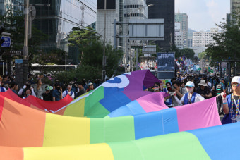 퀴어축제, 올해도 서울광장선 어렵다…시민 책읽기 행사