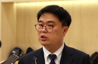 임현택 의협 회장, 의료대란 종결 촉구 위해 무기한 단식 투쟁 돌입