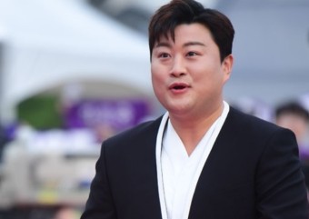 경찰, '음주 뺑소니' 김호중 자택·소속사 압수수색