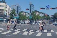 횡단보도 천사…도로 한복판에 갇힌 노인 구했다