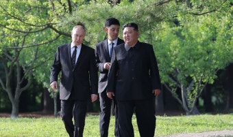 김정은, 러시아 국경일 축전으로 러시아 친선관계 강조 및 협력 강화 의지 표현