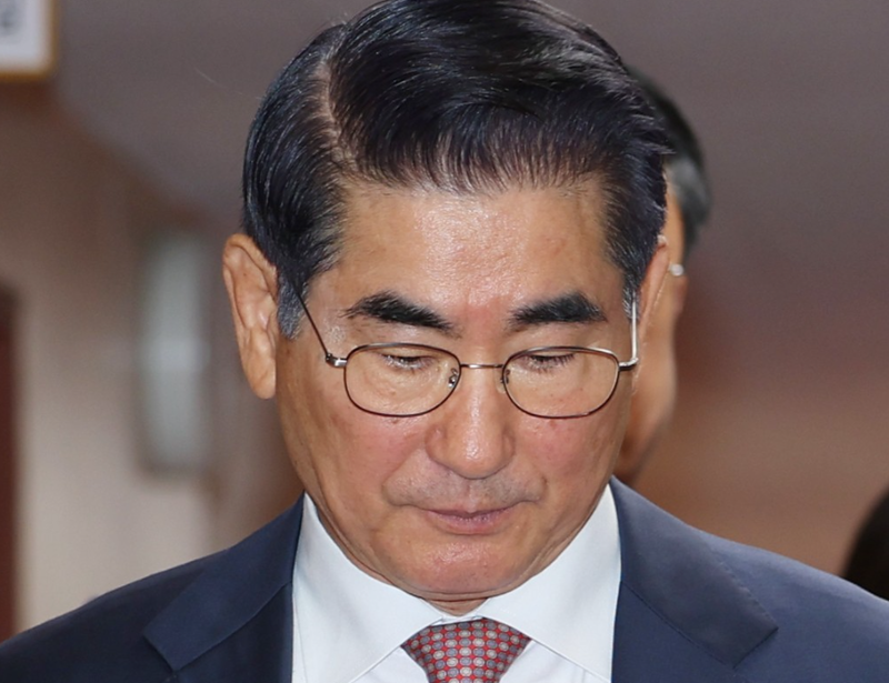 김용현 전 장관, 법원 보석 허가에 강하게 반발…불복 밝힐 예정 (95자)