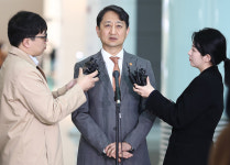 안덕근 산업장관, 민감국가 해결 위해 미국행 