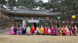 속초서 궁중한복 패션쇼 성료…고구려부터 조선까지 ‘시간여행’