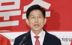 김문수 지방분권 개헌 추진…1년 내 아찔할 정도로 규제 푼다