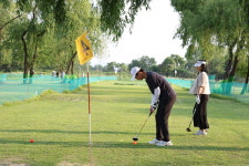 서울 최대 규모…강남구 탄천 파크골프장, 생활체육 중심지로