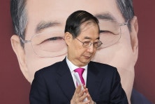 계엄 후 뒤늦게 새 선포문…강의구 작성, 한덕수 서명 후 폐기 의혹